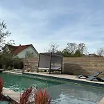 Stadtvilla Mit Pool Jestetten