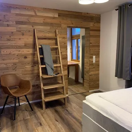 Stadtvilla Mit Pool Apartament