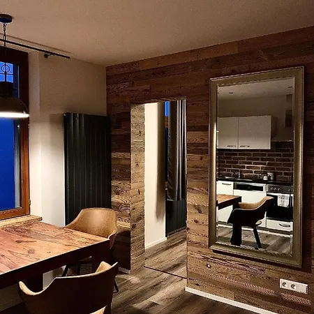 Stadtvilla Mit Pool Apartment *