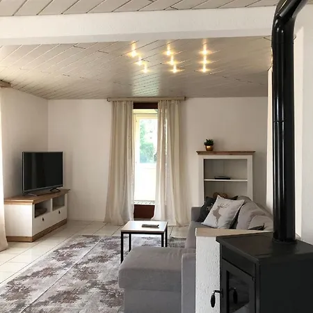 Stadtvilla Mit Pool Apartman Jestetten