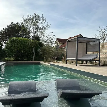 Apartamento Stadtvilla Mit Pool